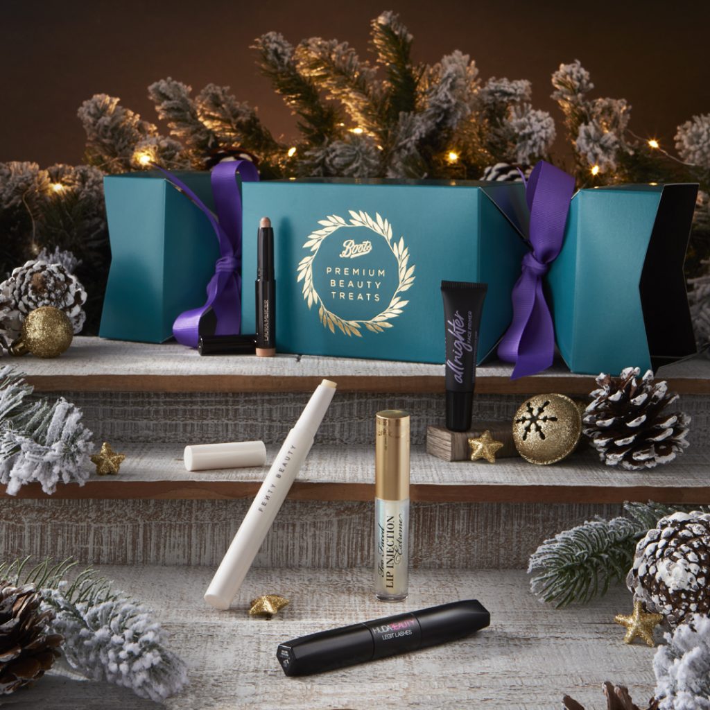 Boots  Premium Beauty Christmas Treats Cracker 2023 – Purple
